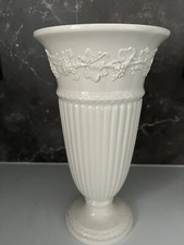 Vintage Wedgwood Of Etruria & Barlaston Embossed Queen’s Ware Cream Large Vase 