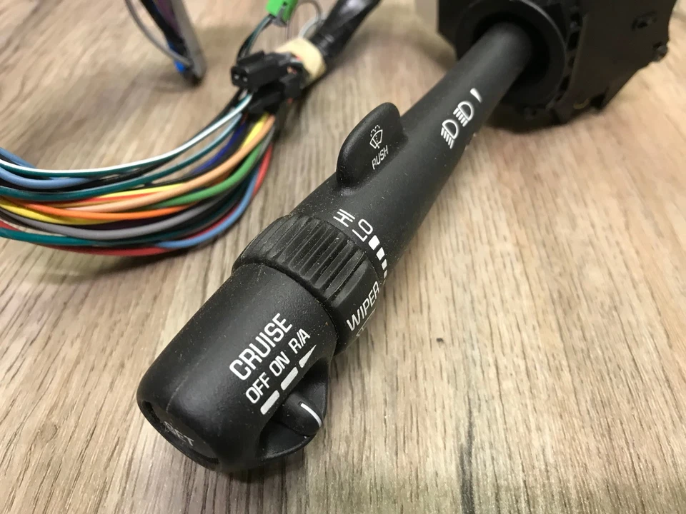 Chevrolet Blazer Jimmy Truck 2002 a 2005 como nuevo GM LIMPIAPARABRISAS/interruptor de crucero 26100837 Foto 3 de 3