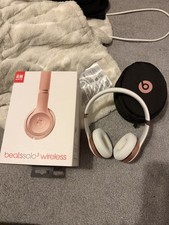 Rose gold Beats Solo 3 Wireless