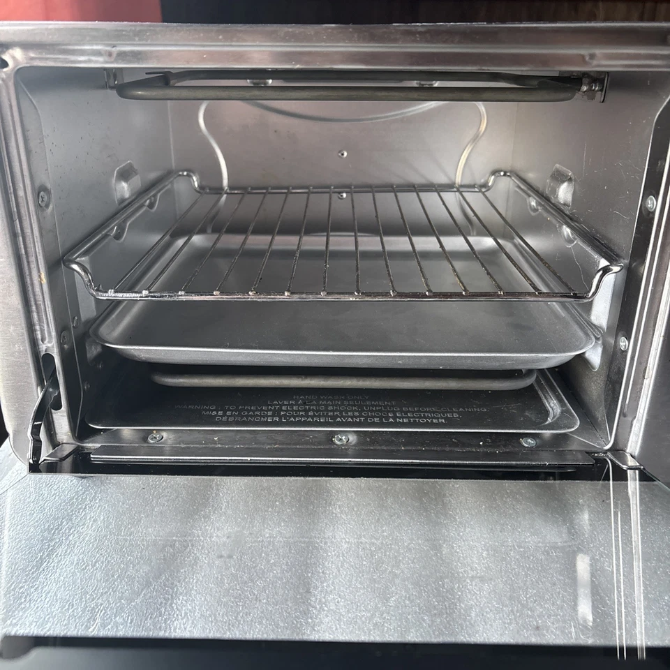Waring Pro Stainless Toaster Oven with Built-In 2 Slice Toaster WTO150 Tested - Image 2 of 4