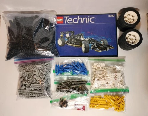LEGO Vintage 1994 Technic Super Car 8880  - Counted 100% COMPLETE Manual and Box