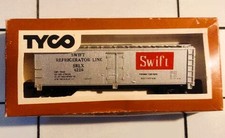 Vintage TYCO HO Scale Model Train - SWIFT 40' Reefer Car 329A NOS