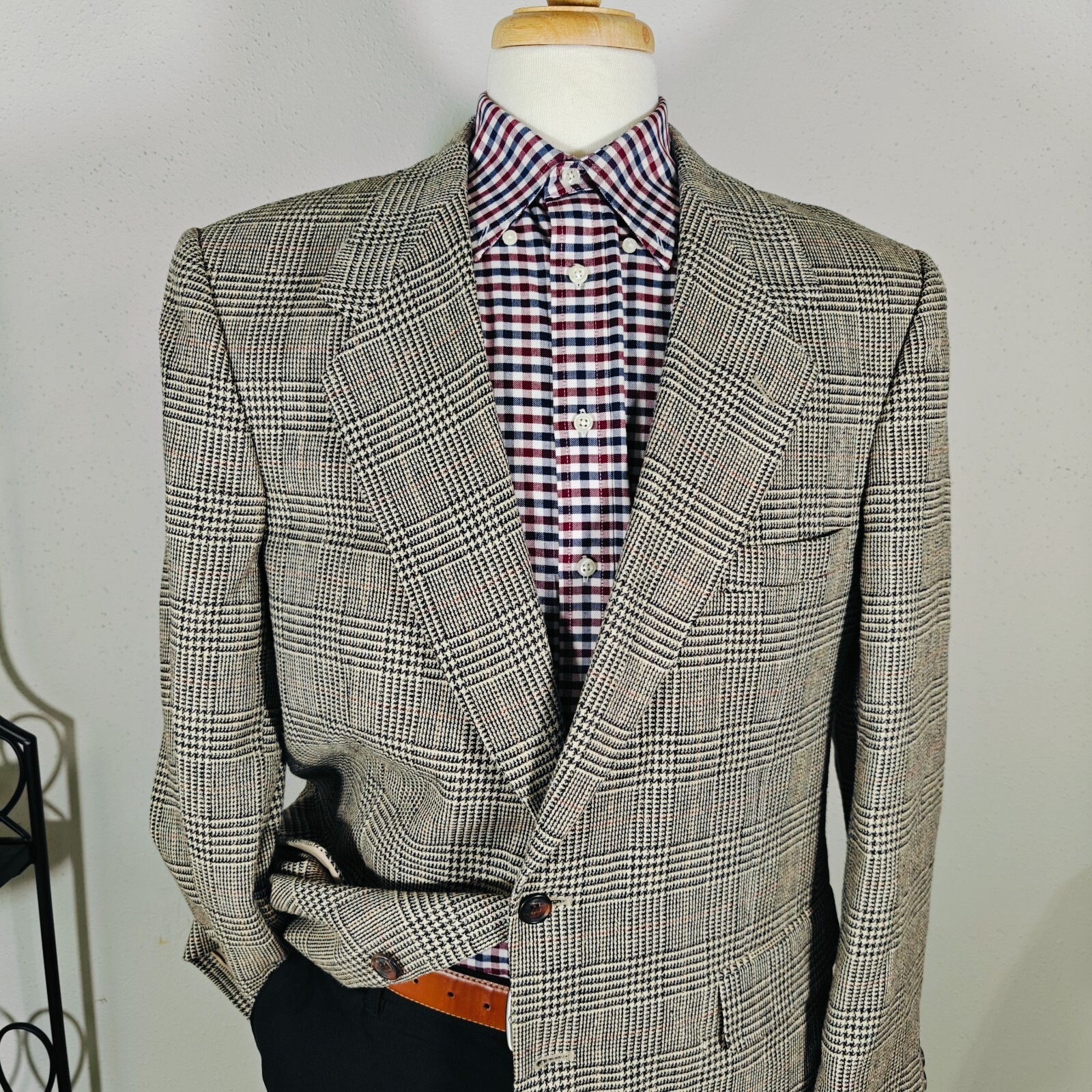 Savane Men's Sport Coat Blazer Two Button Beige Plaid Poly Wool Silk Size 44R image 2