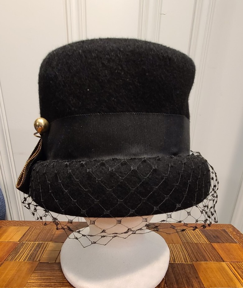Henry Pollak for Ritz VTG Bucket Cloche Hat Netting Black  display picture 1