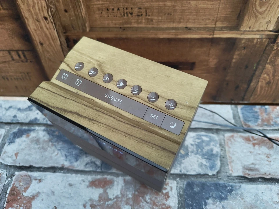 Soundfreaq Sound Rise SFQ-08 Wood Effect Bluetooth Speaker FM Radio Clock - Image 3 of 4