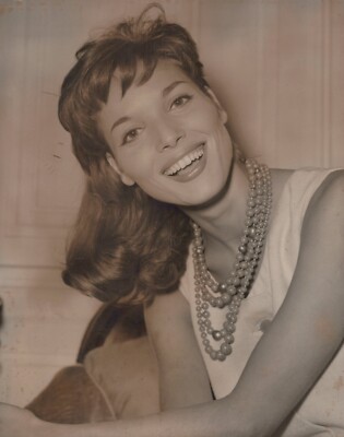 Elsa Martinelli (1960s)   Original Vintage - Stunning Portrait Photo K 551