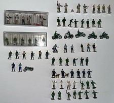 Mehr als 70 Preiser Figuren&Teile Polizei, Motorräder, Dieb, Hunde (1:87, H0)