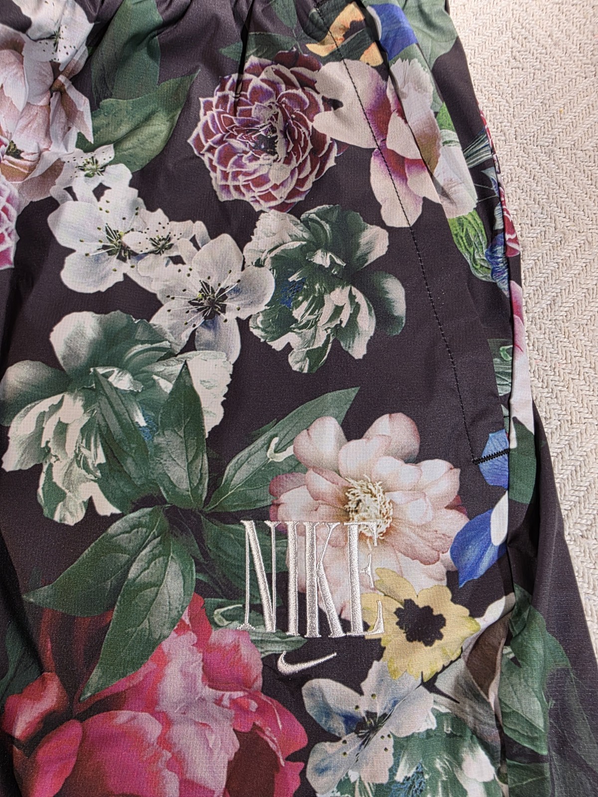 Rare Nike Women's Sportswear Floral Windbreaker Pants 3X Flowers thumbnail 10