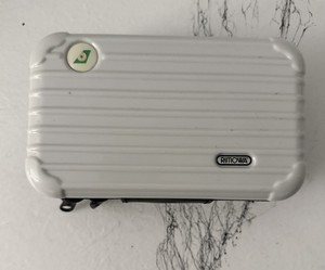 EVA Air x RIMOWA アメニティケース ホワイト 旅行用品 EVA Air x RIMOWA アメニティケース ホワイト
