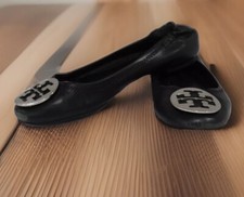 TORY BURCH Reva Black Leather Silver Metal Medallion Logo Ballerina Flats Size 8