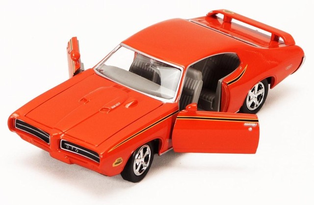 pontiac diecast model cars