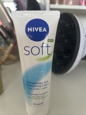 NIVEA Refreshingly Soft Moisturising Cream with Jojoba Oil Vitamin E