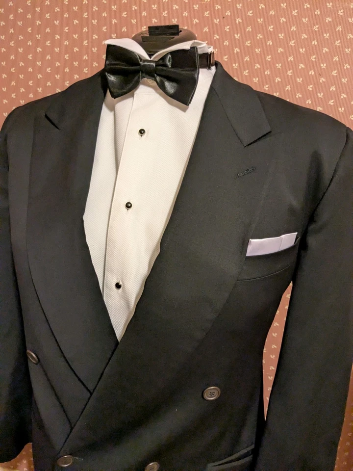 Chaqueta negra Armani elegantemente diseñada. Hermoso material. 42 Regular Foto 4 de 4