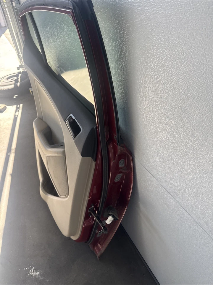 Panel interior de la puerta trasera izquierda del conductor Kia Optima 2011 Foto 4 de 4