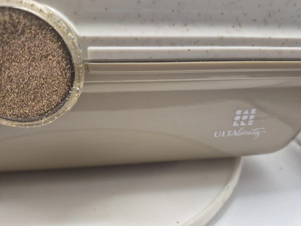 Caja de belleza Ulta Beauty dorado brillo caboodles con estuche de almacenamiento con espejo Foto 2 de 4