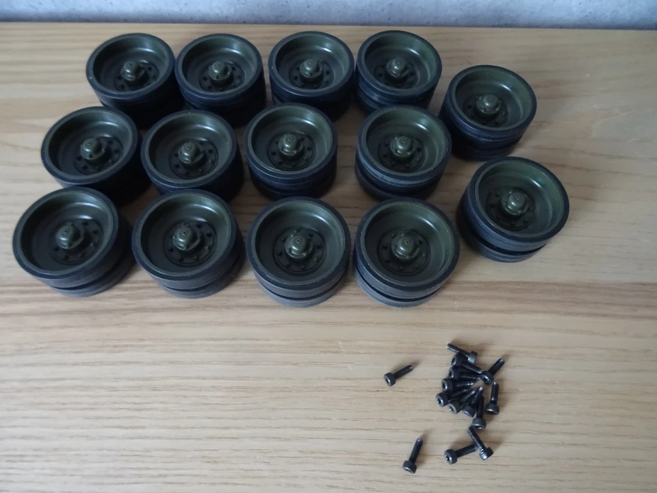 Tamiya Leopard 2A6, 2A7V, Laufrollen- Set mit Kugellagern, 1:16, viele Neuteile - Bild 4 von 4