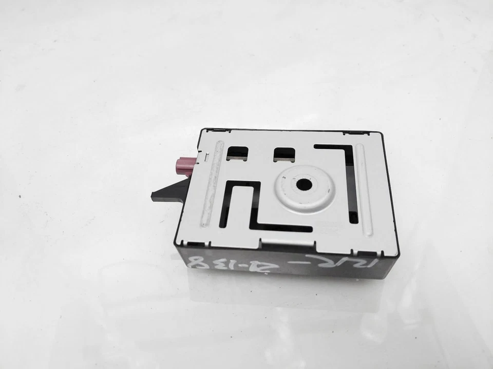 Módulo de controle de antena de backup 2017 BMW 320I Sedan 65-20-9-325-735 - Imagem 4 de 4