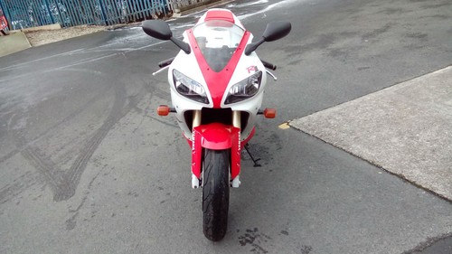 Yamaha YZF1000 R1 - Picture 3 of 12
