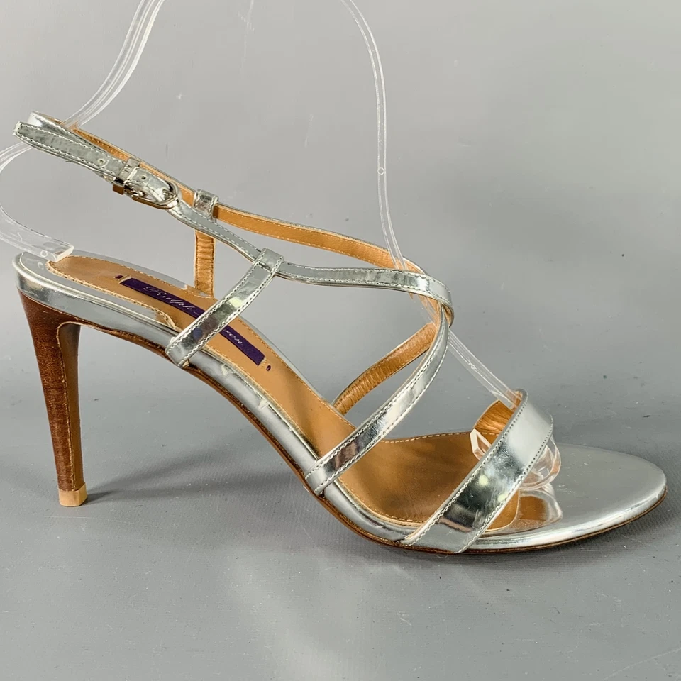 Sandalias Ralph Lauren talla 7,5 charol plateado con tiras metálicas Foto 2 de 4