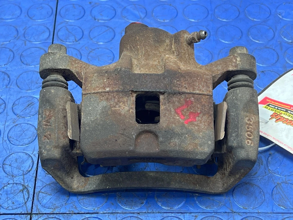 Pinça de freio traseira 96-05 Mitsubishi Eclipse lado do motorista LH MR129583 - Imagem 4 de 4