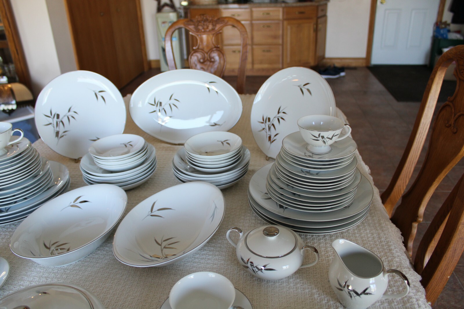 Celebrity Fine China Vintage Bali Hai Platinum 94 Piece Grouping