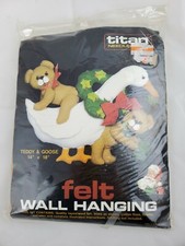 vtg Titan Needlecraft Felt Wall Hanging Kit Teddy  Goose 365 Christmas