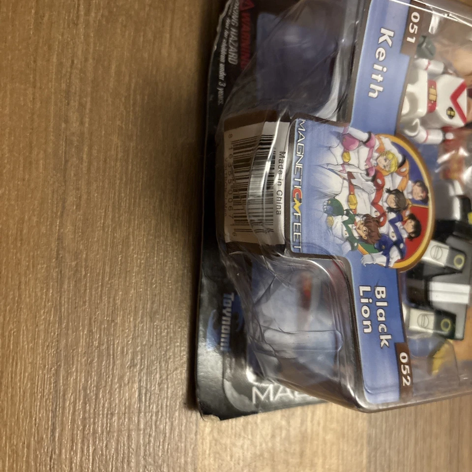 Voltron Defender of the Universe - Keith and Black Lion Toynami I-Men with coin - Image 3 of 4