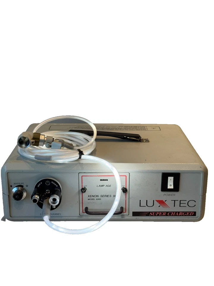 Fuente de luz Luxtec Xenon Series 9000 Modelo 9300 con cable de luz Integra 0023009 Foto 3 de 4