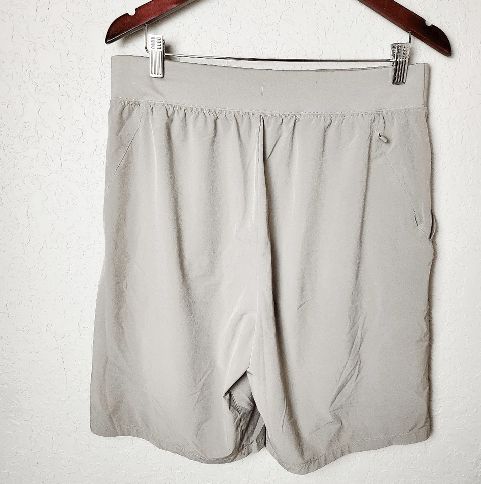 Pantalones Cortos Alo Yoga Repetition Atléticos Para Hombre Taupe Talla M Foto 2 de 4