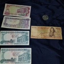 Lot of World Currency - South Vietnam, Mexico, Spain - 5 bills 1 coin 