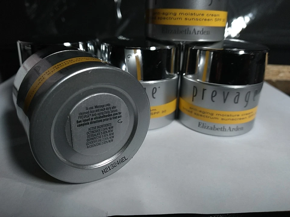 4-PACOTES Elizabeth Arden Prevage Creme Hidratante Antienvelhecimento, FPS30 0,5 OZ/15g CADA - Imagem 4 de 4