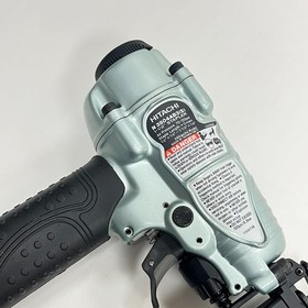 Hitachi Air Power Tool 1  1/2" Stapler Gun 70-120 Psi With Case N 3804AB3(S)