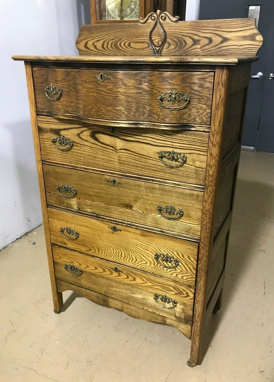 dream on me kaylin dresser