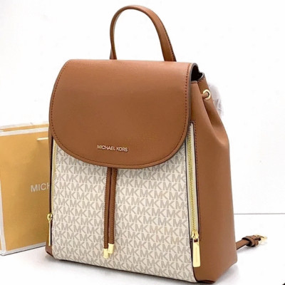 Michael Kors Phoebe Medium FLAP Drawstring Vanilla MK Travel  display picture 1