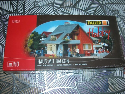 Faller 131225  Haus mit Balkon