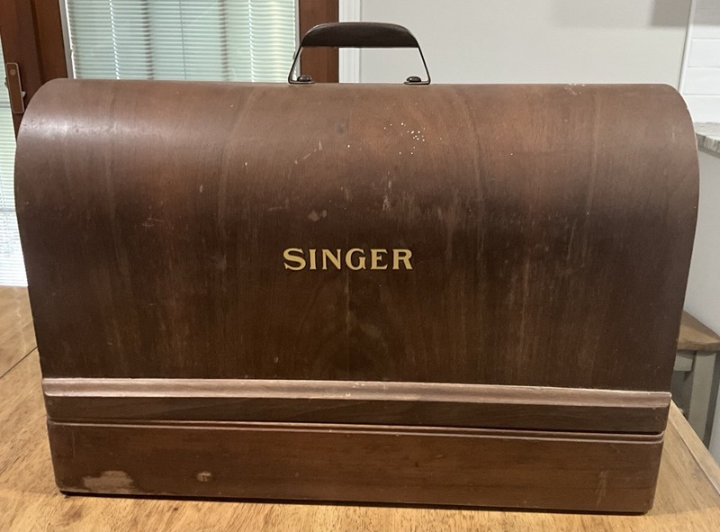 Vintage Full Size SINGER BENTWOOD CASE w/Key  Fits 15-91 66 201  Sewing Machine