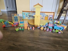 Dora The Explorer Pop-Up Talking Doll House W/ Accessories. NOT TESTED