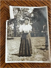 1900s Edwardian Woman Photograph S-Bend Corset & Puff Sleeves