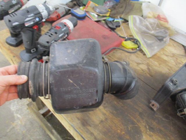NISSAN 300 ZX Z31 Air Cleaner ASSEMBLY NON TURBO 84-87 300ZX