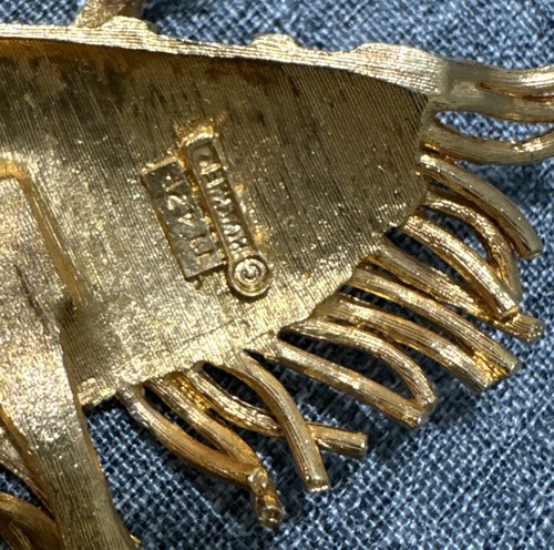 BOUCHER enamelled fish pin - Picture 5 of 7