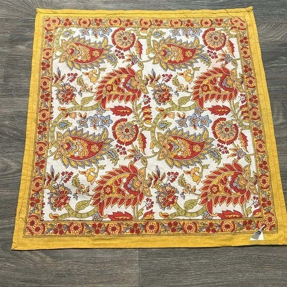 Pañuelo artesanal Asha Scraf borde amarillo floral rojo cachemira 20 x 20 Foto 4 de 4