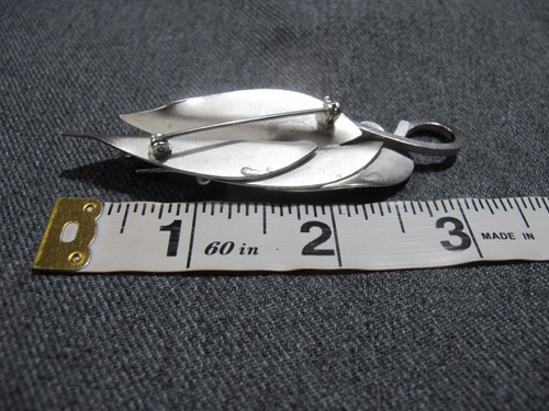 Spilla spilla vintage senza marchio modernista tono argento foglie metallo - Foto 6 di 12