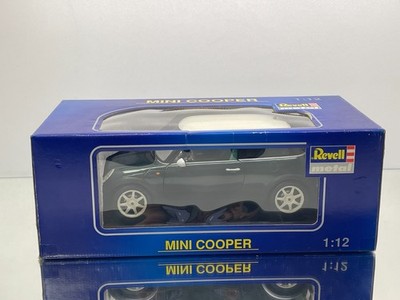 REVELL 08450 MINI COOPER R50 LEFT HAND DRIVE -GREEN MET. 1:12- GOOD IN BOX