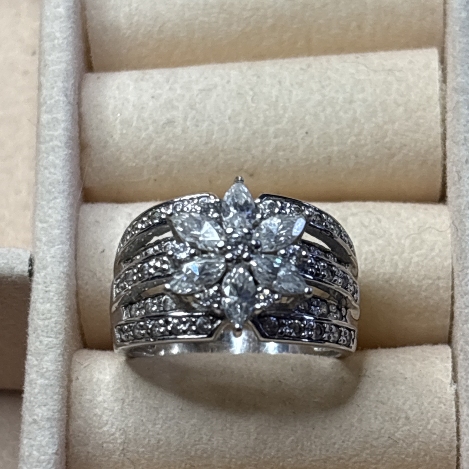 STERLING SILVER DIAMONIQUE FLOWER RING QVC LISA MASON size 5 