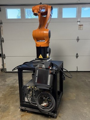 KUKA KR6 R900 Agilus with KRC4 Compact Controller, NEW Teach Pendant, And Mount