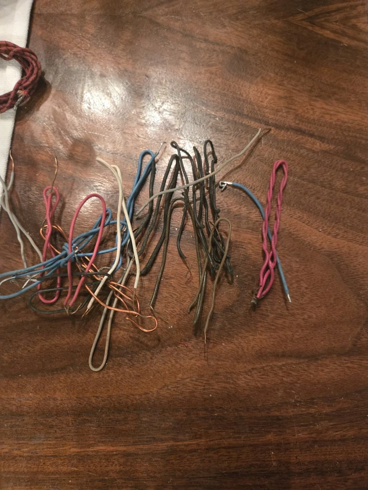 Lot Of Tyco Train Trestle, Track, Bridge, Lamppost And Lots Of Wire! - Image 2 of 4