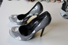 ALEXANDER MCQUEEN Escarpins Têtes de mort T38,5 (32493)