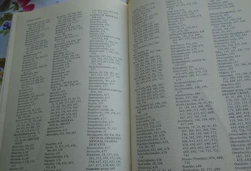 THE ENCYCLOPEDIA OF MINERALOGY KEITH FRYE 1981 Hardcover - Imagen 15 de 20
