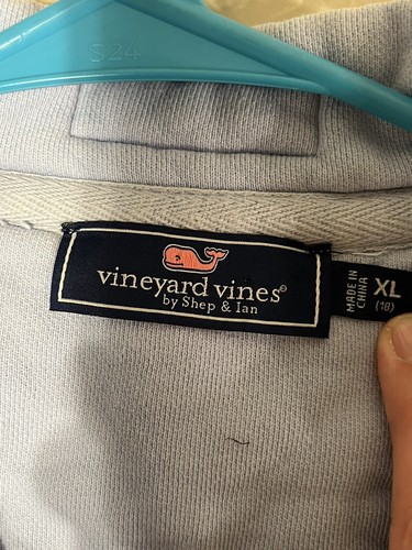 Vinyard vines youth XL pullover With Embroidery Fish Detail - Picture 3 of 3
