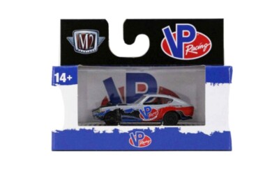 M2 Machines 1970 Nissan Fair Lady Z432 VP RACING Detroit Muscle R70 1:64